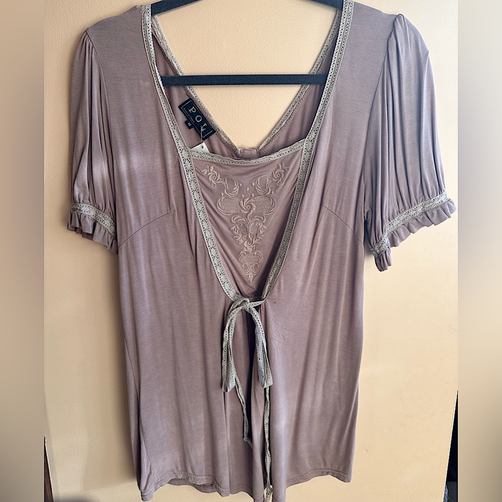 POL Clothing Women’s Taupe Short Sleeve Blouse